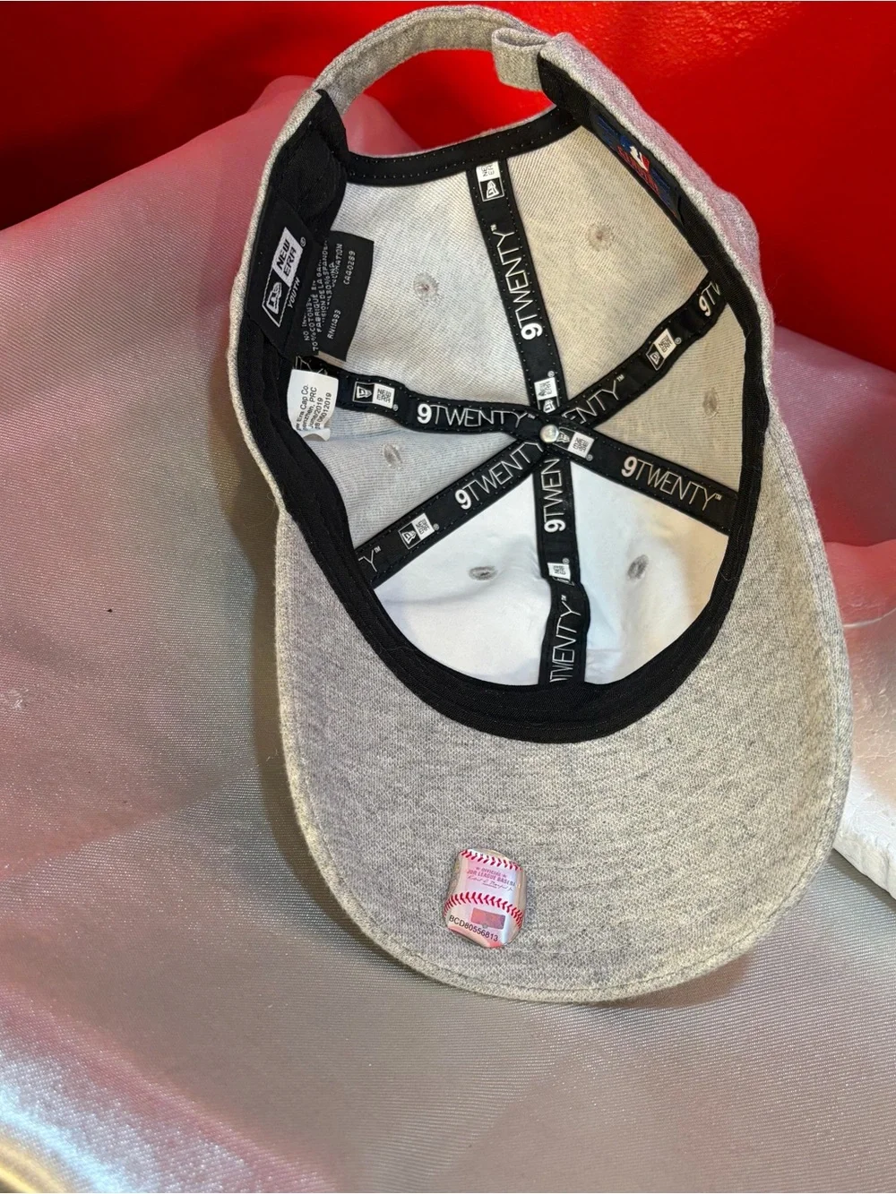 New Era 9TWENTY Black & Light Gray Interior Baseball Cap